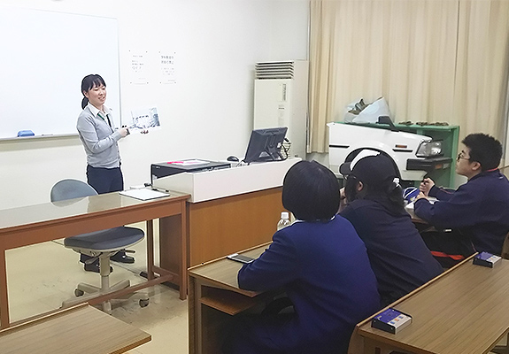 学科教習の様子